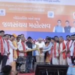 જેના ઘેર તુલસીને ગાય તેને ઘેર વૈદ્ય ન જાય